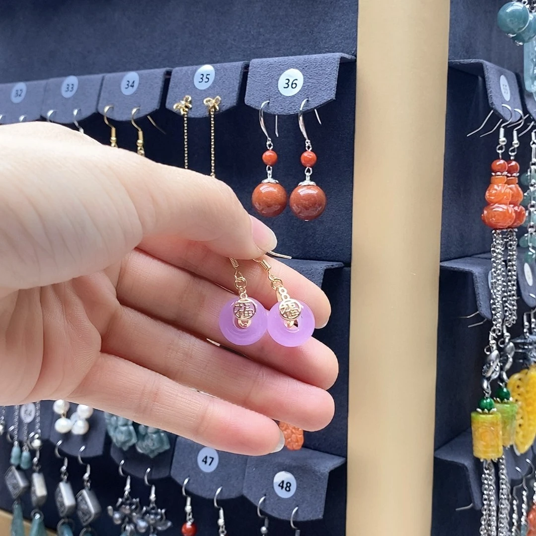 石英质玉未镶嵌耳饰