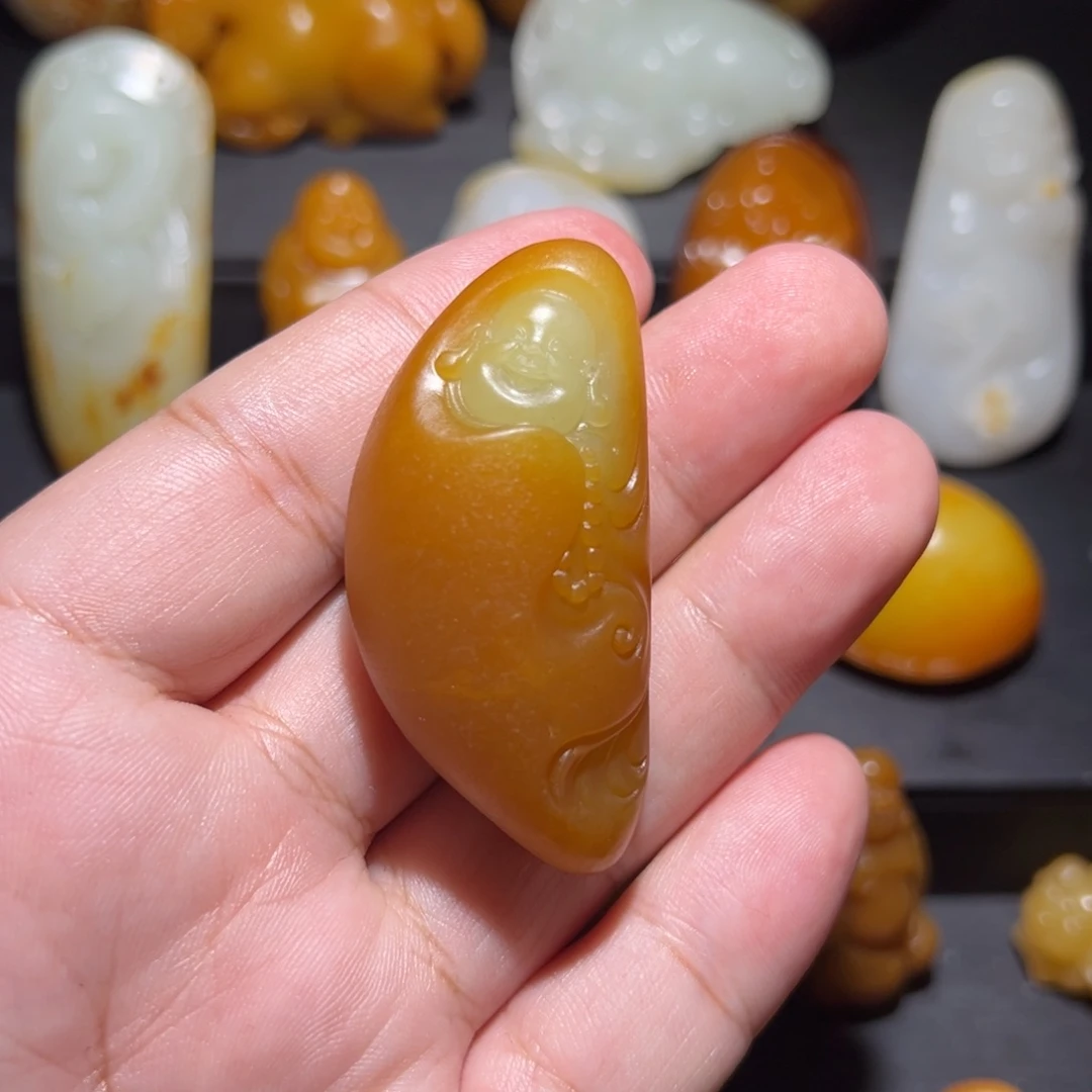 传***生和田玉未镶嵌颈饰