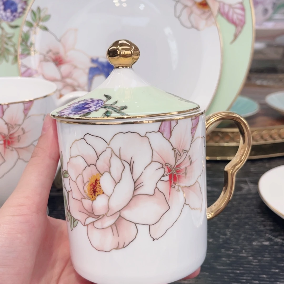 骨瓷带盖马克杯———————————————