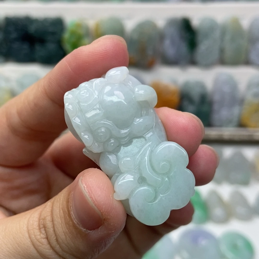 翡翠未镶嵌吊坠(赠链)
