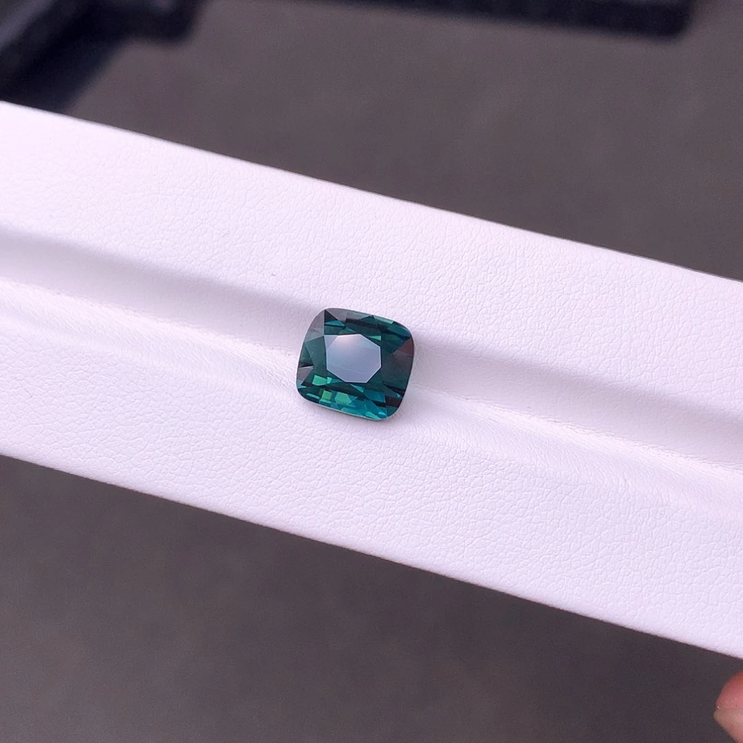 碧玺精切裸石未镶嵌