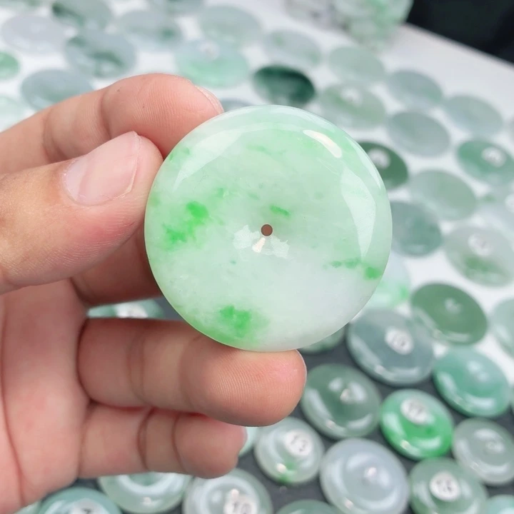 翡翠未镶嵌颈饰缅甸天然A货翡翠42.3-7.4