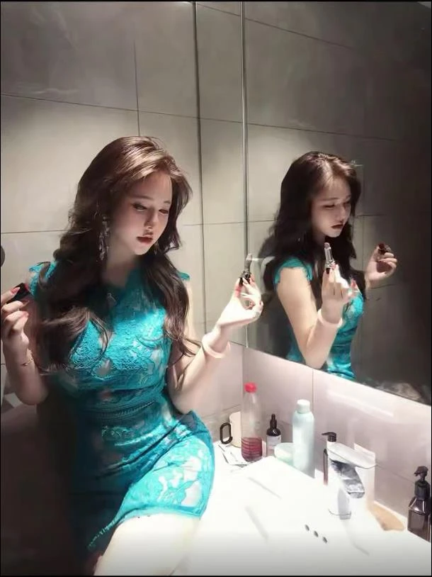 2025夏季新款高级感法式轻奢气质纯欲修身显瘦收腰洋气连衣裙短裙