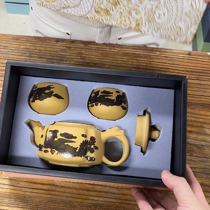 孤品茶具套装等。