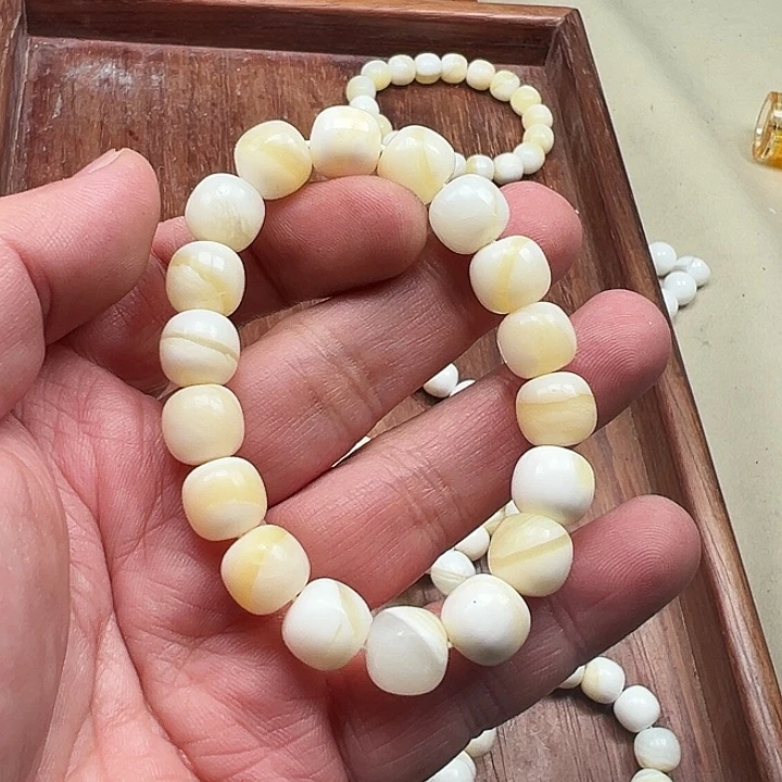 白玉菩提吊坠黄色8654