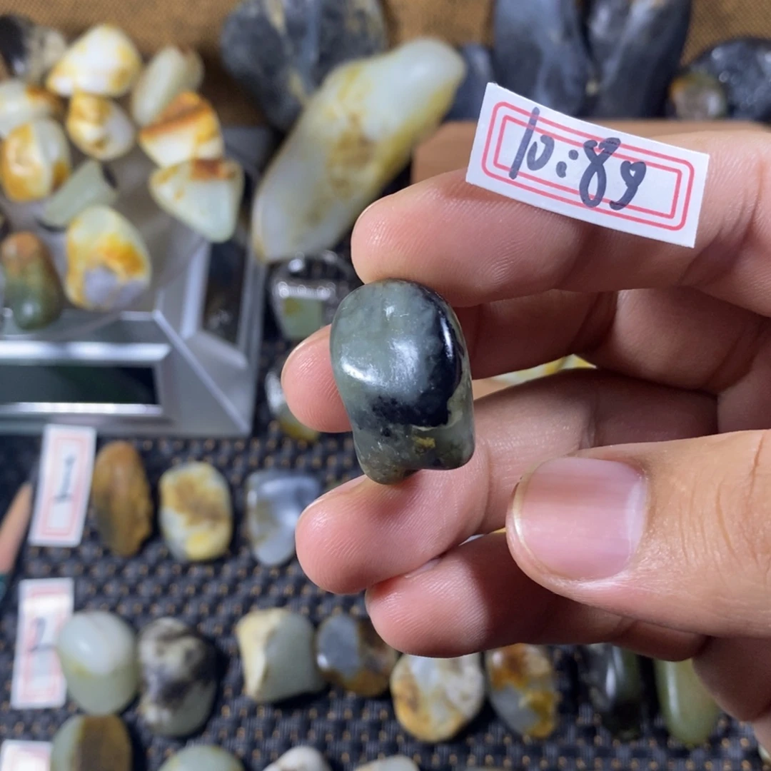 和田玉（糖玉）未镶嵌挂件