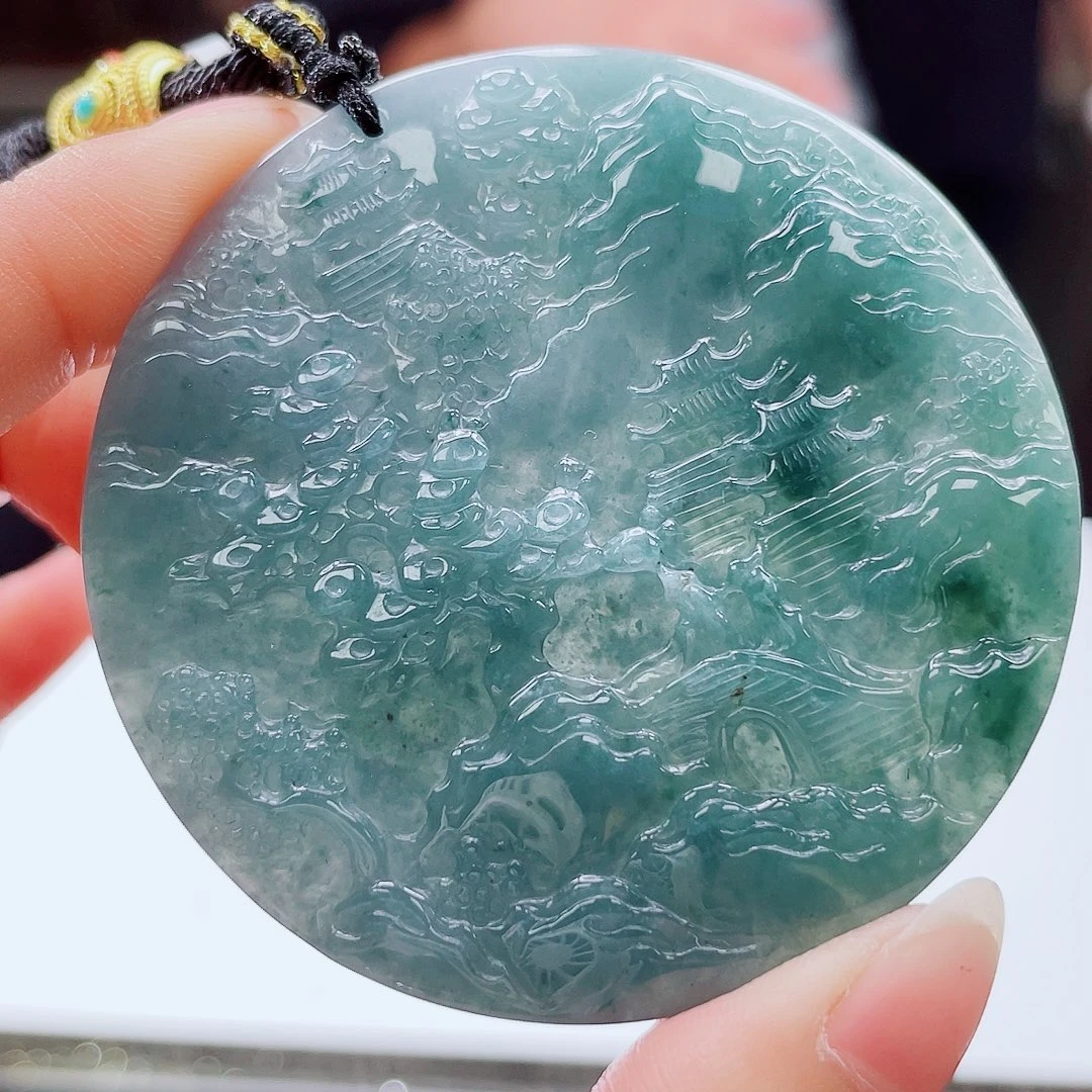翡翠未镶嵌颈饰翡翠多样性发其一