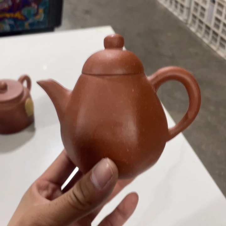 紫砂茶壶老厂紫砂壶一件。