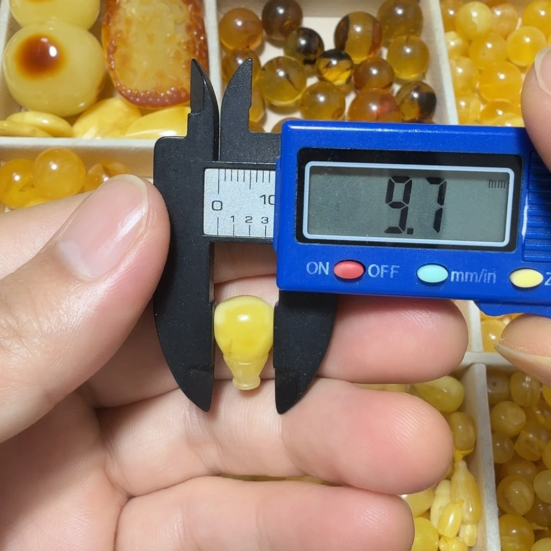 琥珀未镶嵌裸石成品