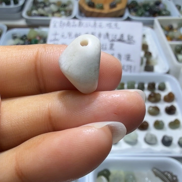 和田玉未镶嵌珠宝奇石