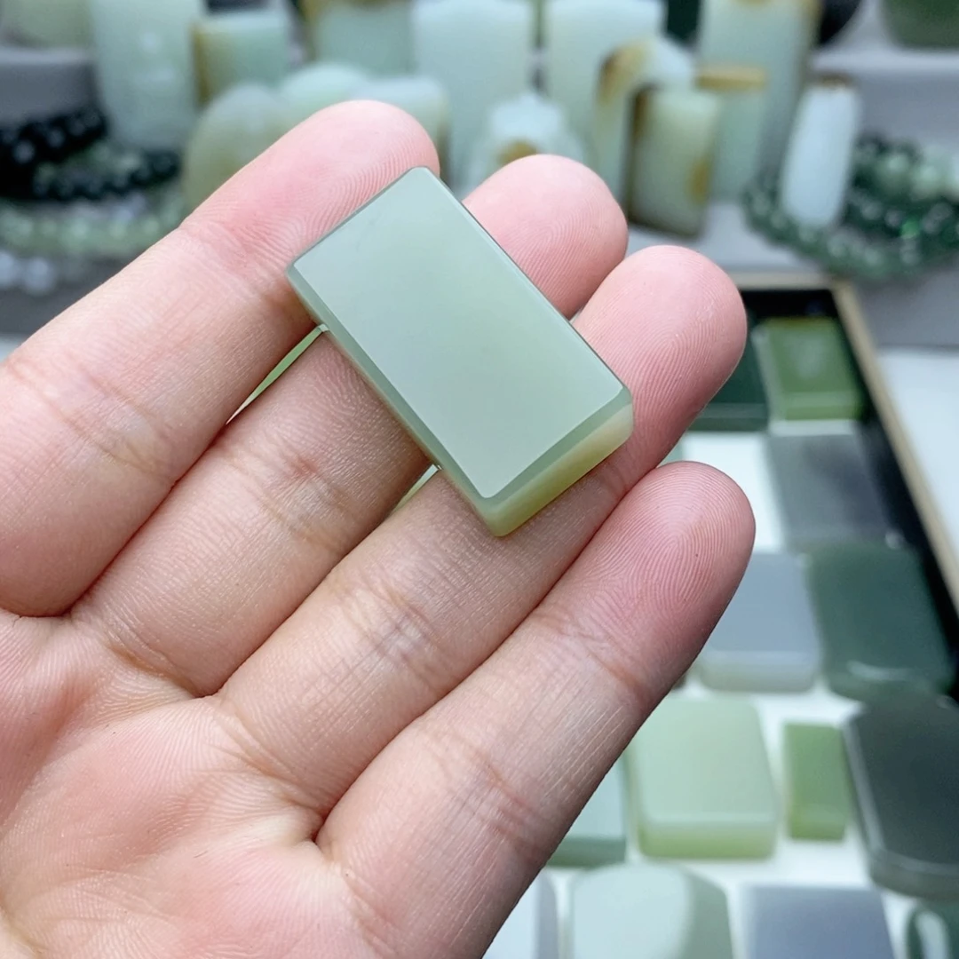 和田玉颈饰未镶嵌木****鱼