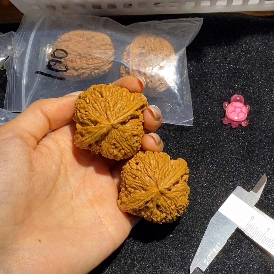 吊坠文玩核桃44➕南疆石黄90