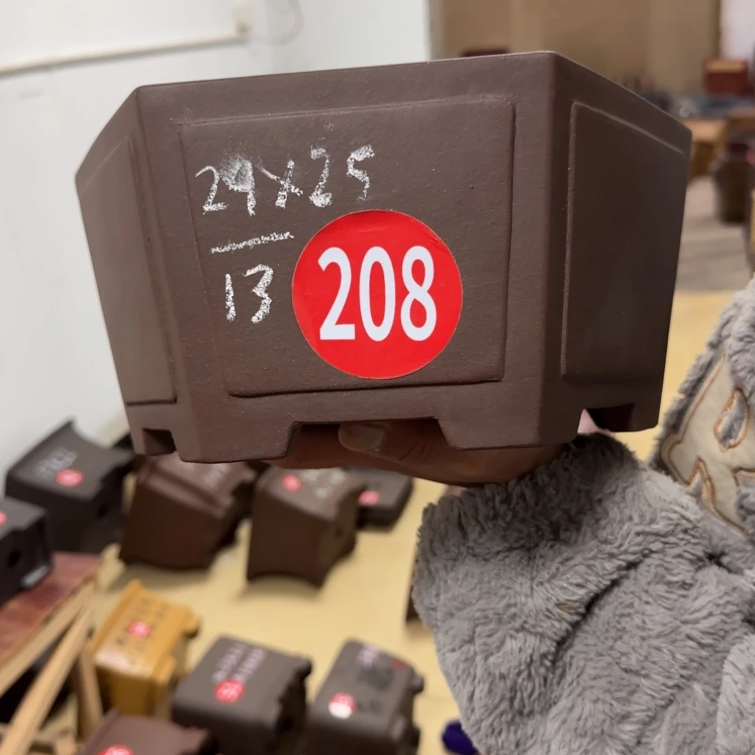 紫砂花盆呜呜呜呜