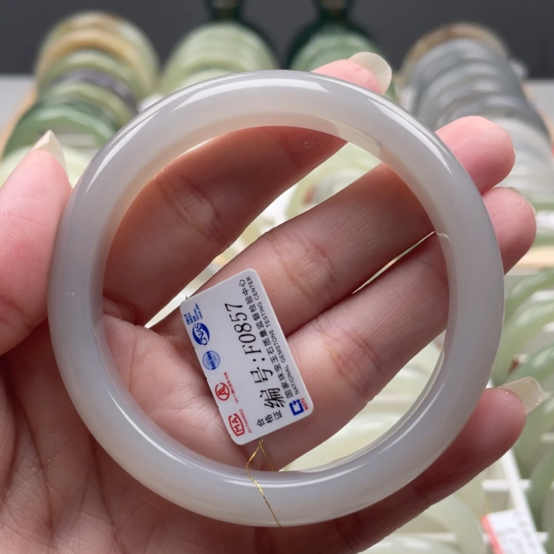 【闪购商品】和田玉手镯未镶嵌