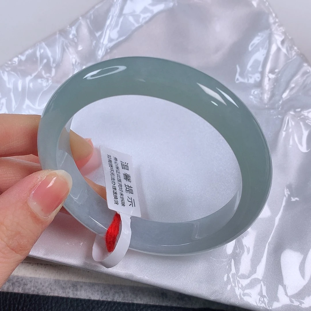 翡翠手镯未镶嵌 正圈