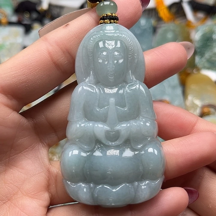 翡翠未镶嵌颈饰观音