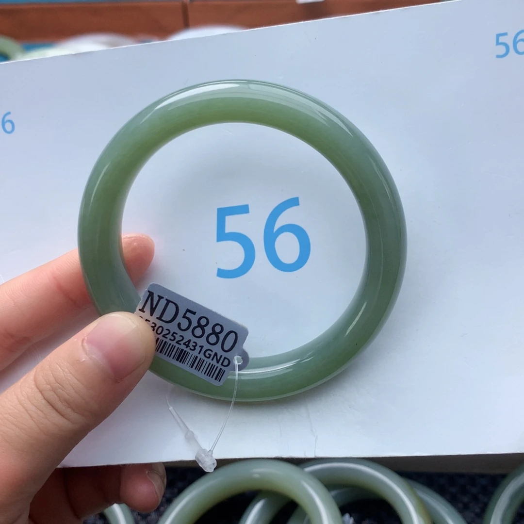 幸***-未镶嵌手镯和田玉