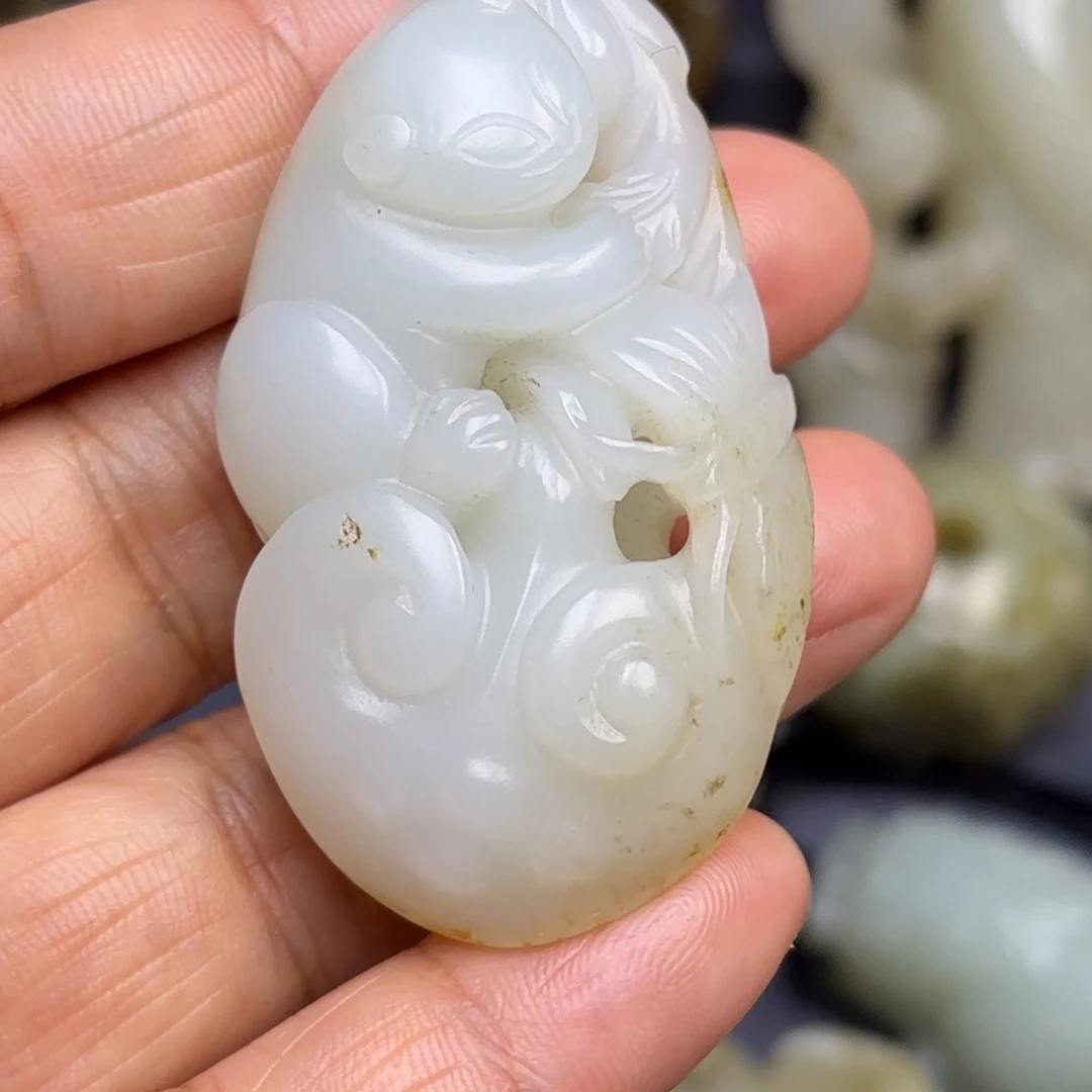 和田玉（糖玉）挂件未镶嵌崆**士