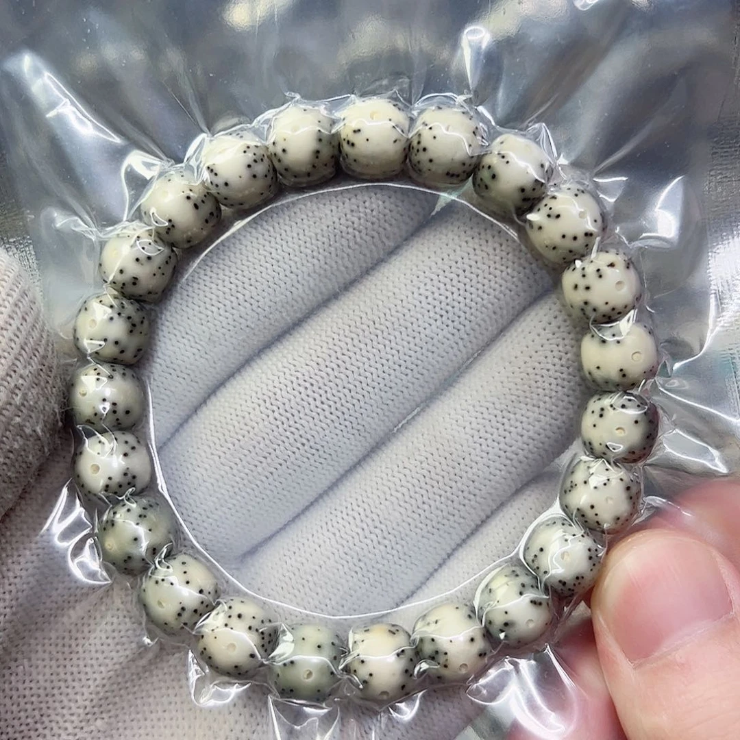 z***，星月菩提吊坠10通体