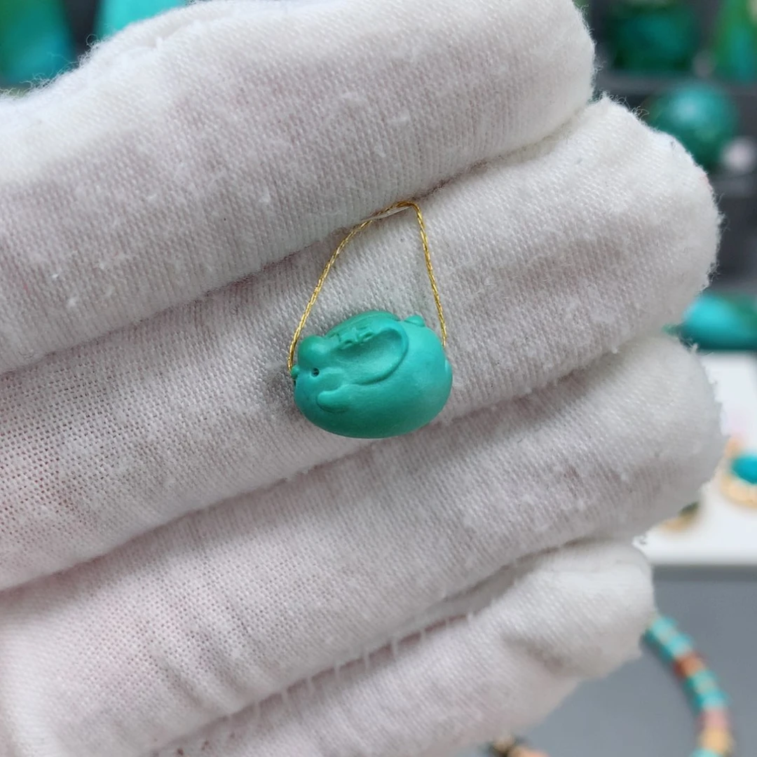 绿松石颈饰未镶嵌