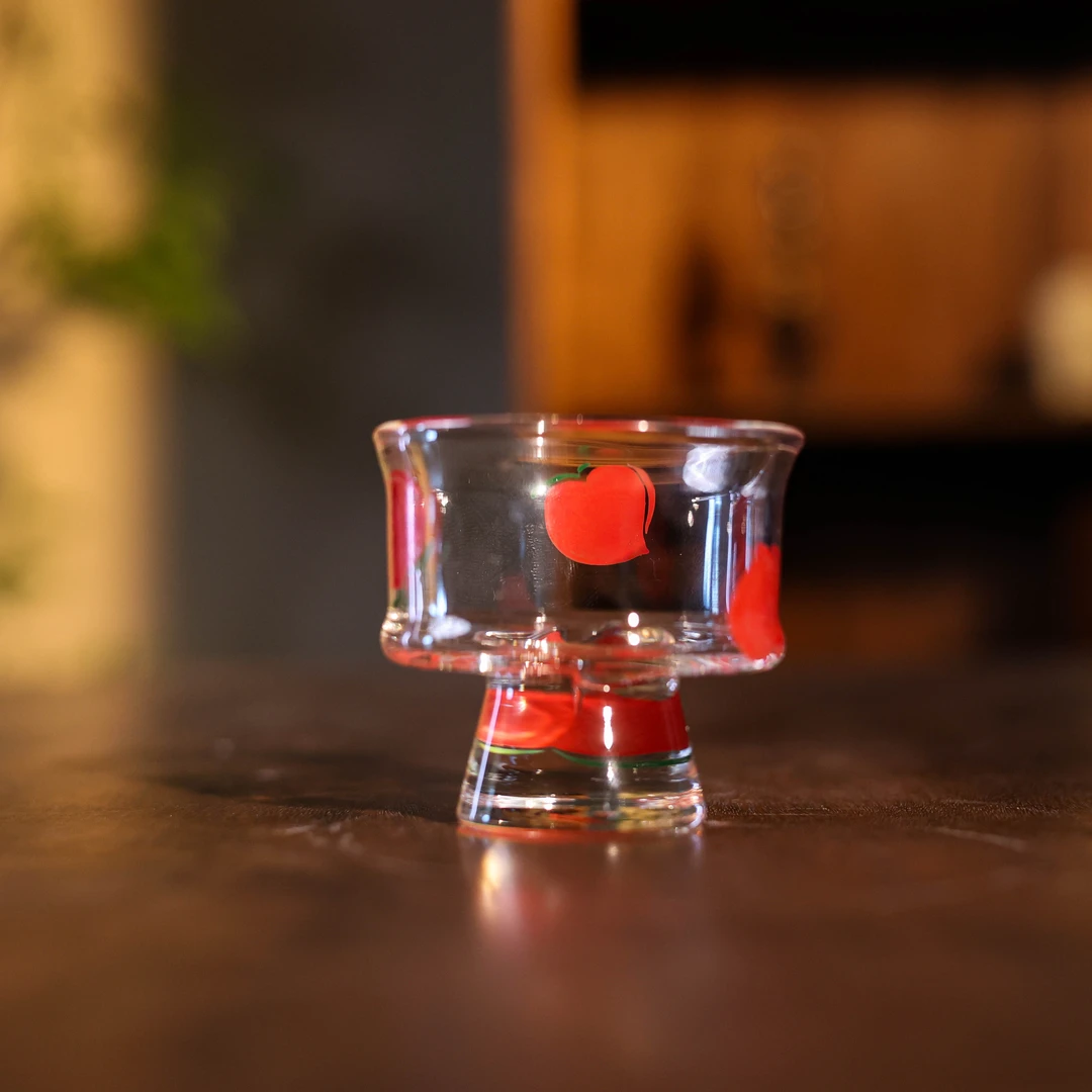 纳兰-蜜桃主人杯纯手工手绘茶杯（物肆0167）