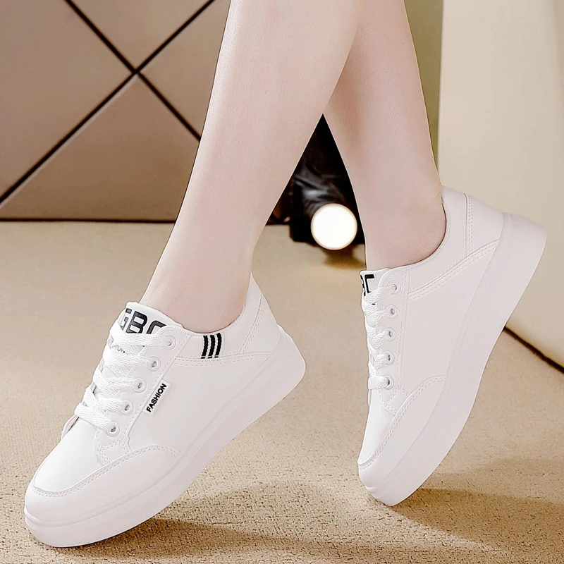 2025春季软底女鞋皮面防滑板鞋女款休闲鞋百搭轻便运动鞋小白鞋子