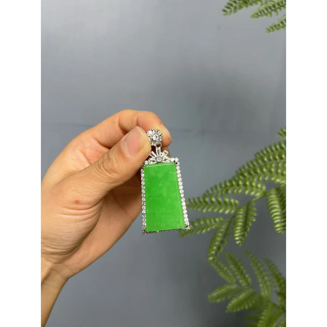 翡翠满钻s925太阳花无事牌吊坠