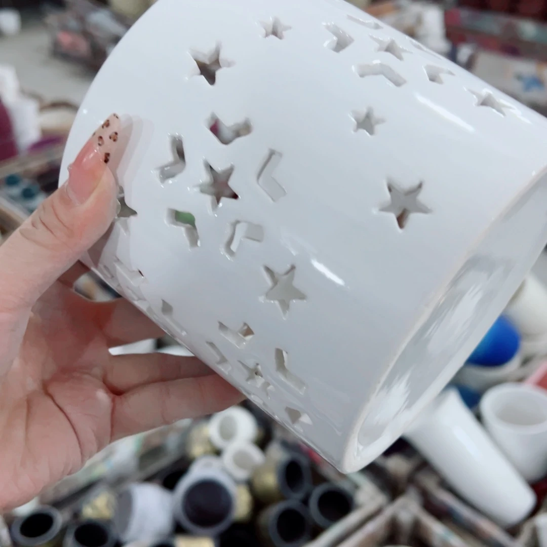 有孔，陶瓷花盆满10米包邮发货。