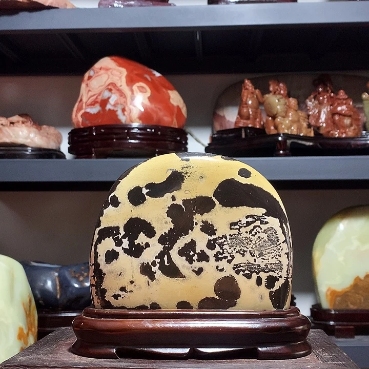 石材宽18厘米高15厘米