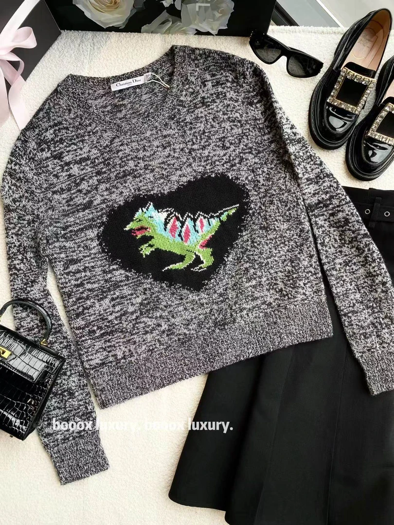 95新 DIOR/迪奥 jm251 山羊绒 灰色恐龙针织毛衣 40码