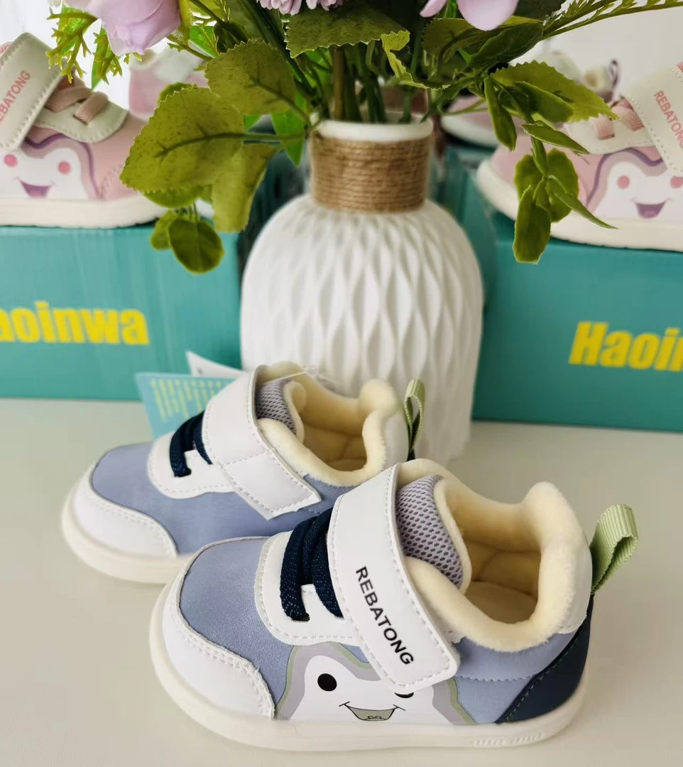 防滑皮革拼接魔术贴学步鞋儿童软底鞋子婴儿女春秋加绒冬季机能鞋