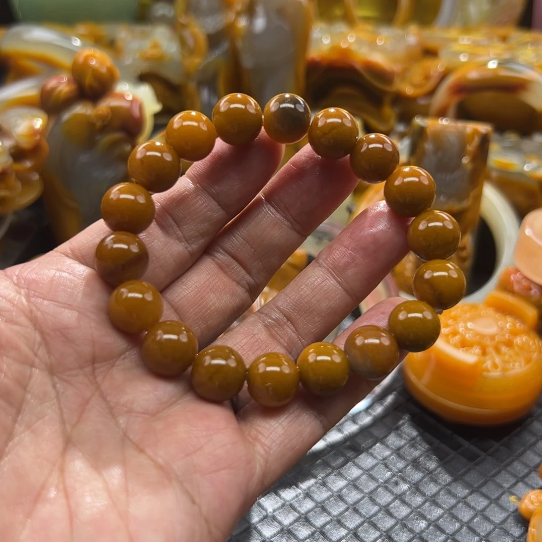 颈饰未镶嵌石英质玉