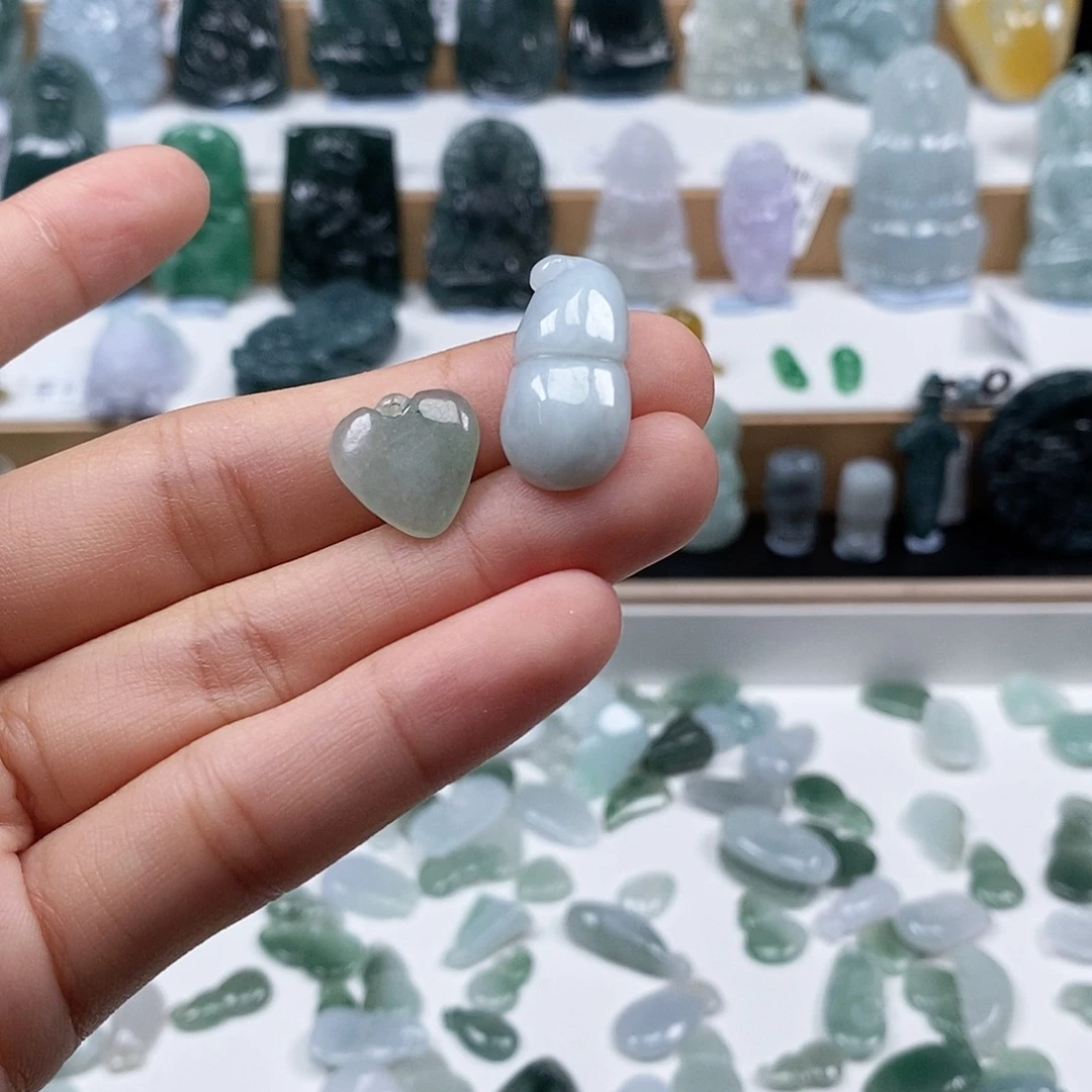 翡翠未镶嵌颈饰翡翠吊坠186