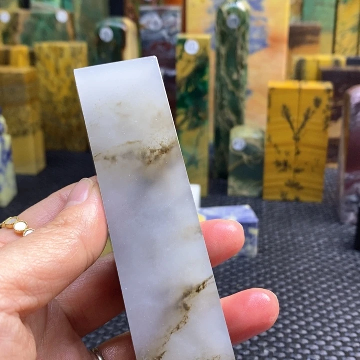 青田石焕**己青田石印章石