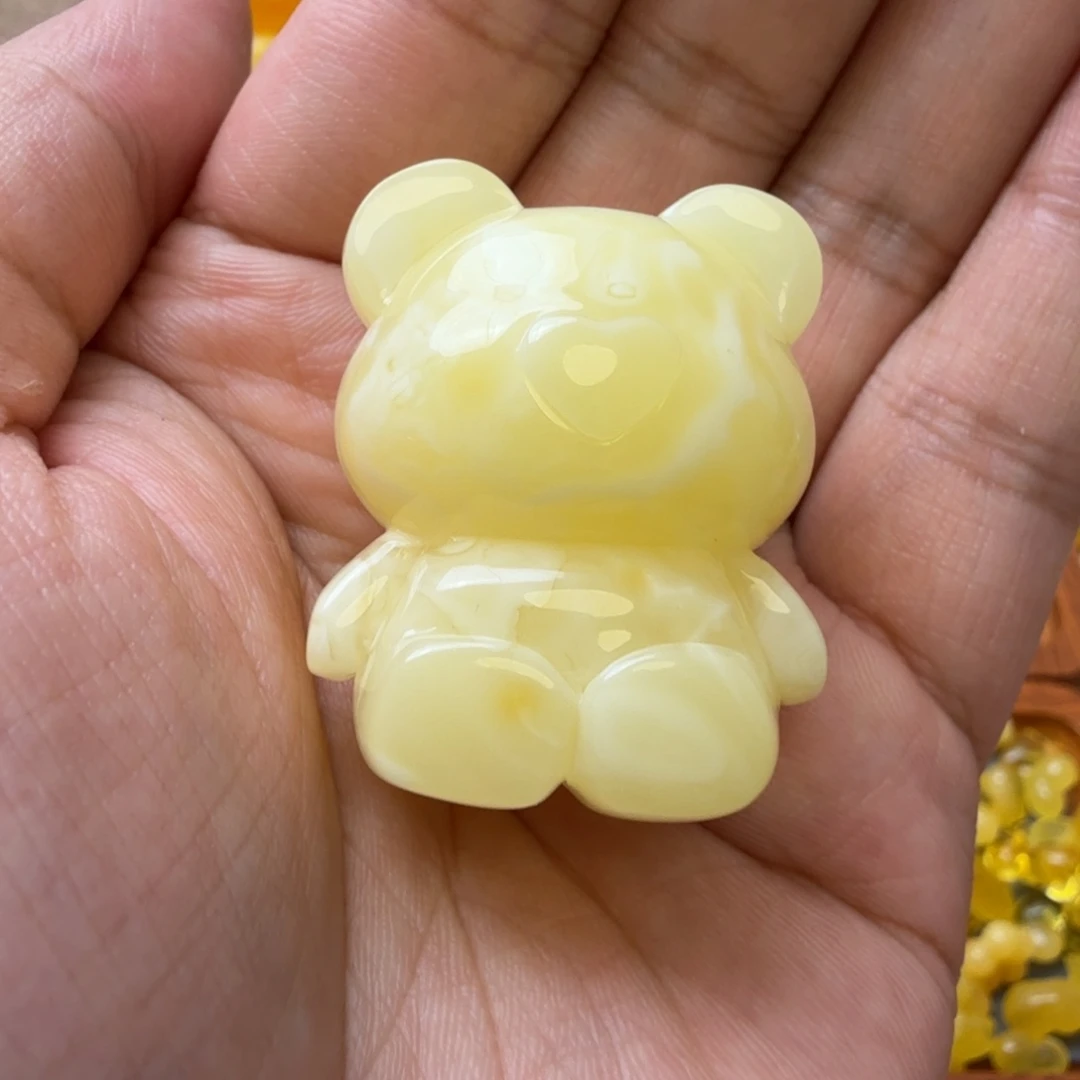 裸石琥珀未镶嵌熊