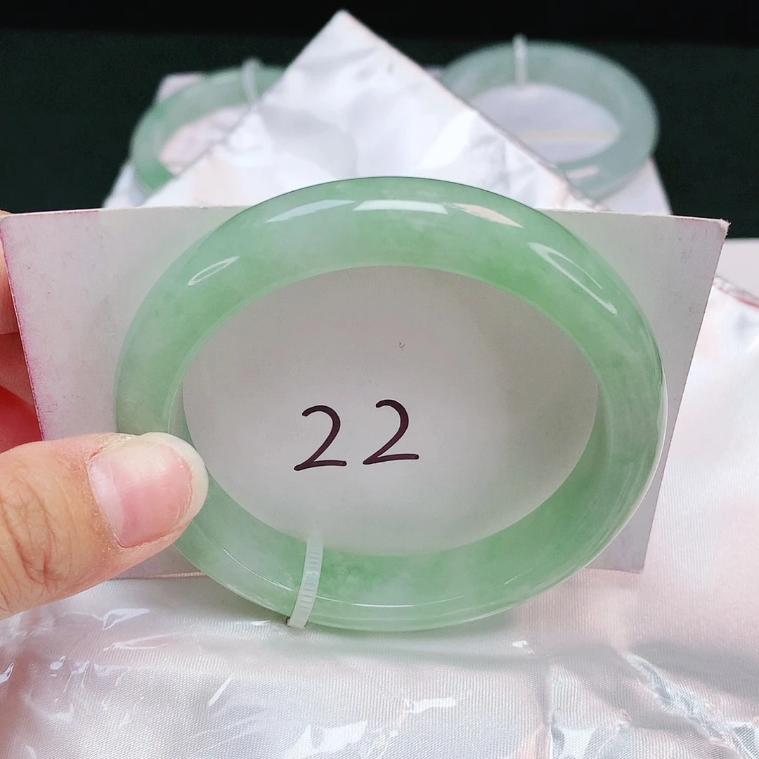 翡翠未镶嵌手镯正圈57.8