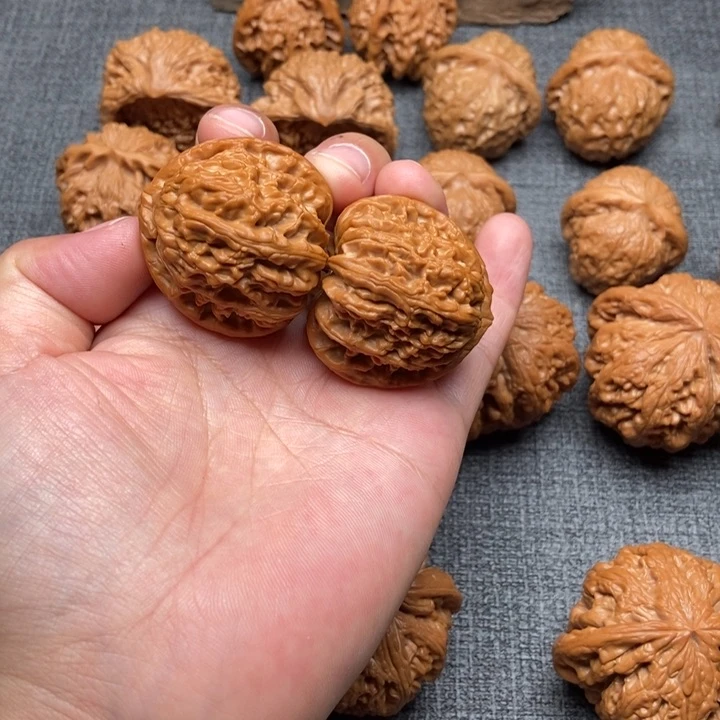 把件文玩核桃三角白37