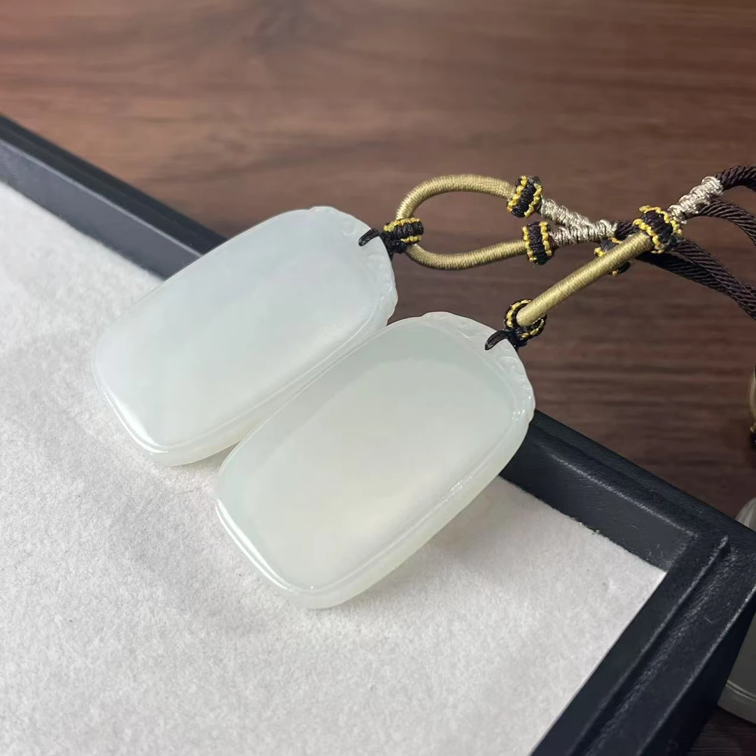 【缺货】和田玉白玉无事牌吊坠多样性发一有瑕 50*31*7JJY2545