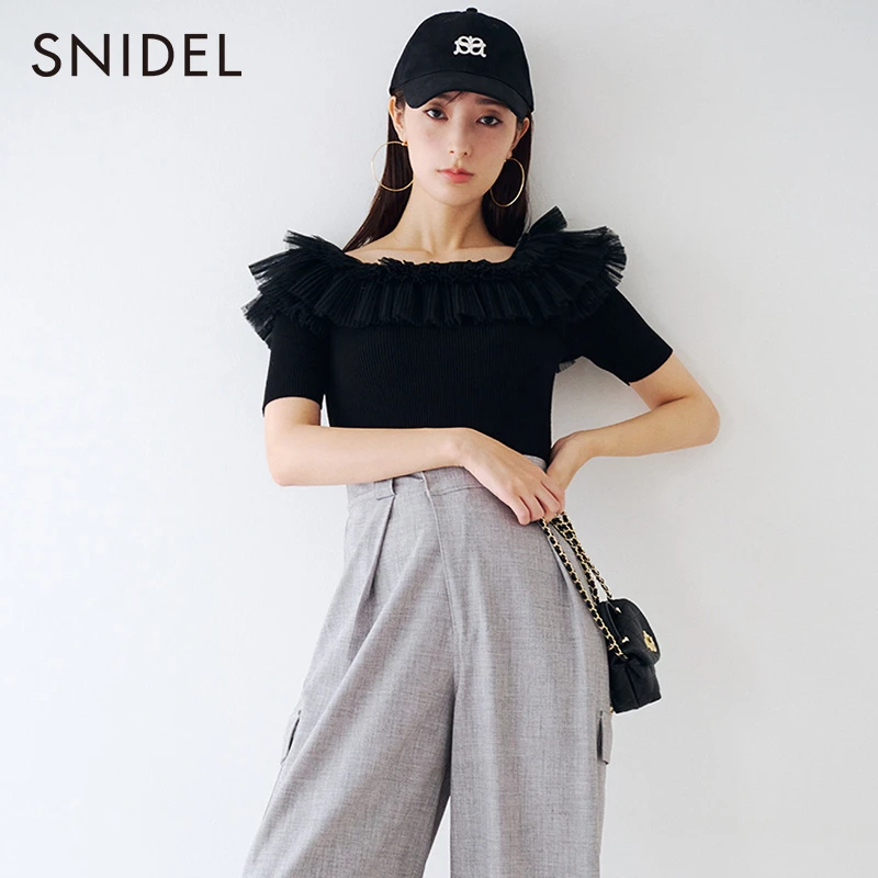 SNIDEL纯色一字肩薄纱拼接褶边针织衫上衣SWNT234175