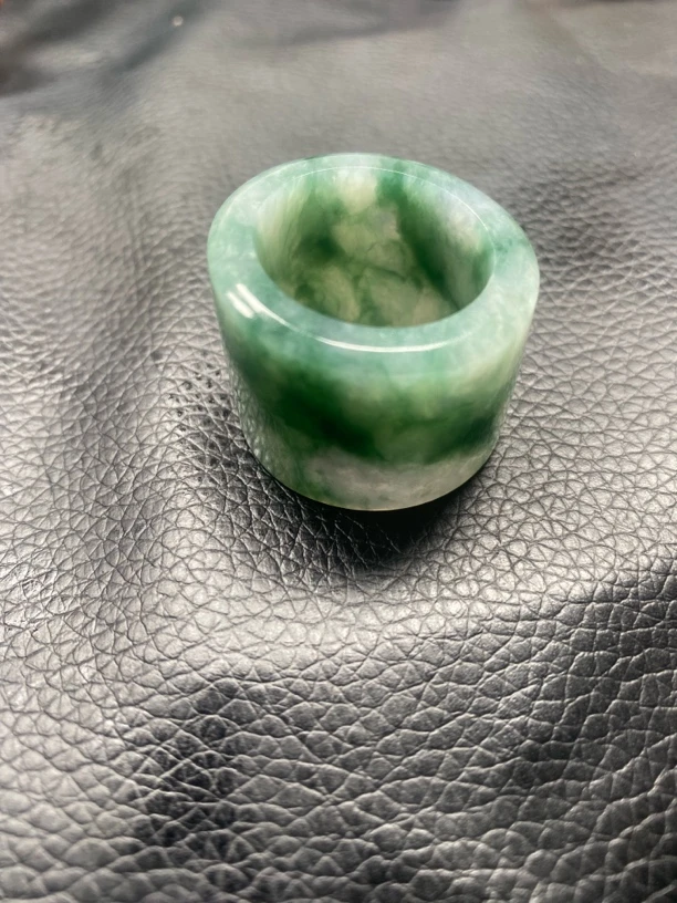 腾冲老料翡翠扳指 天然翡翠飘花扳指