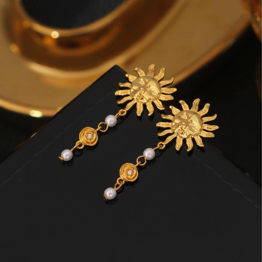 铜合金耳饰 《货号8846》韦雪同款微笑太阳花耳环