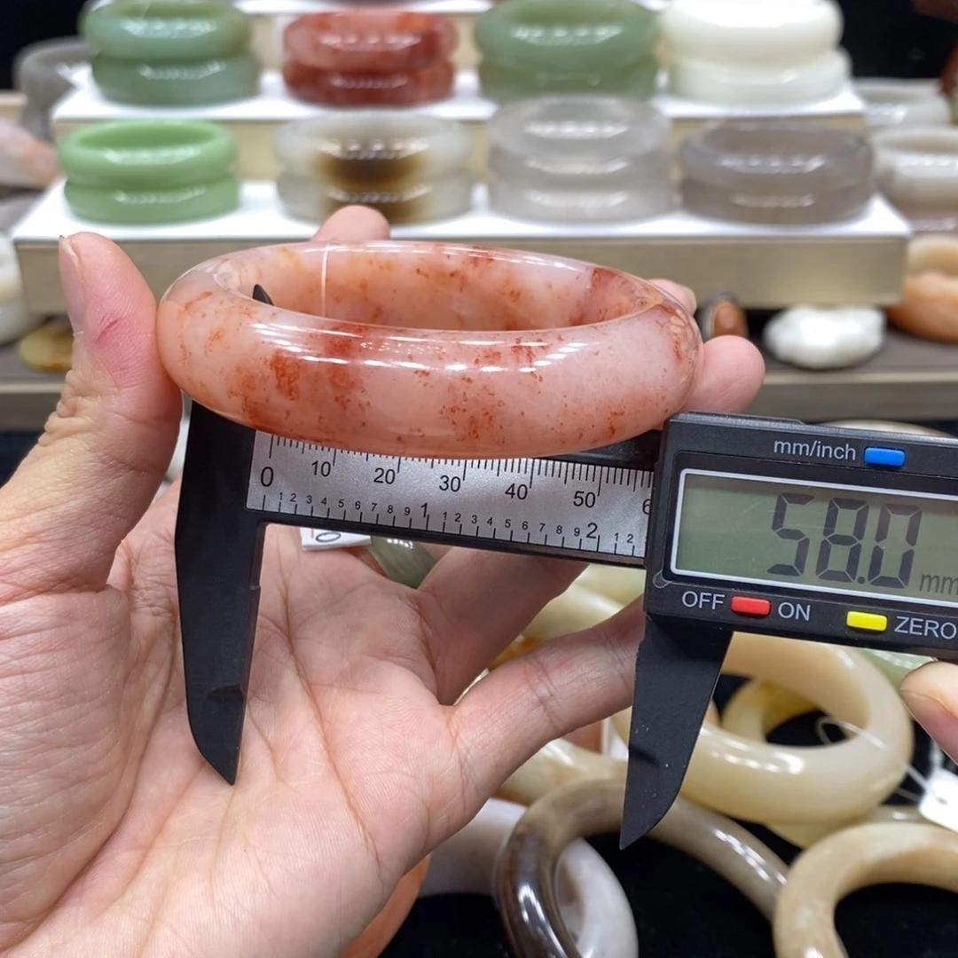 石英岩玉未镶嵌手镯