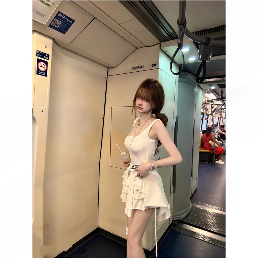 方领吊带连衣裙春修身收腰拼接白色无袖性感纯欲百褶针织法式短裙