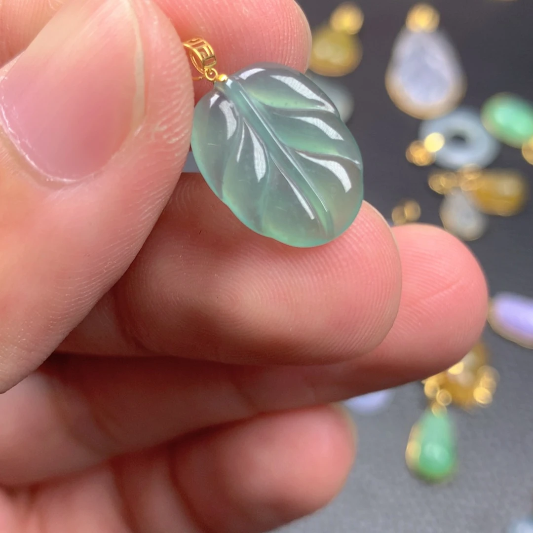 【闪购商品】颈饰18K金镶嵌翡翠翡翠