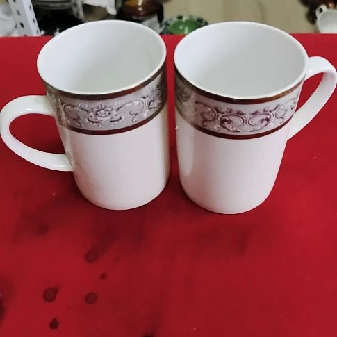 瓷片瓷片，各种摆件，盘，碗，沙锅，均有瑕疵。