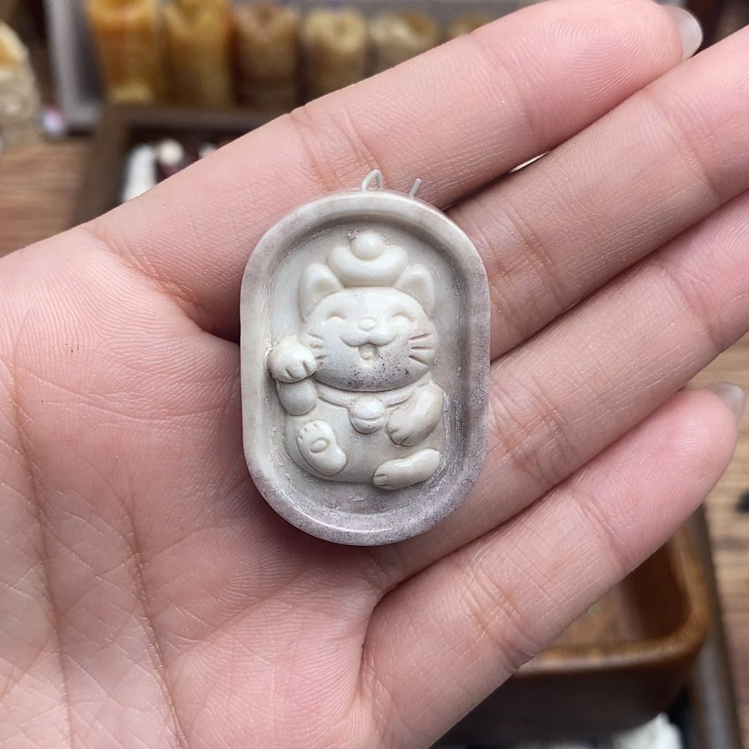 鹿骨把件28号招财猫牌