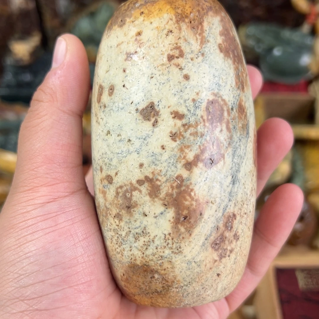 未镶嵌岫岩河磨玉（透闪石质玉）把件