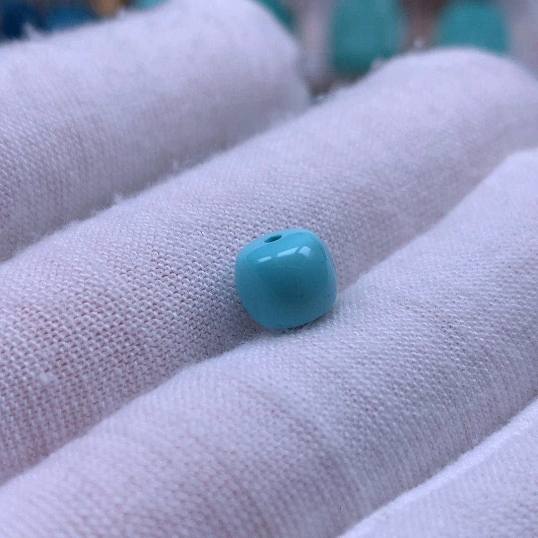 绿松石未镶嵌珠宝奇石直径7.8mm