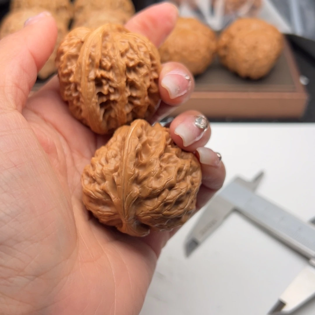 文玩核桃把件红锦鲤42