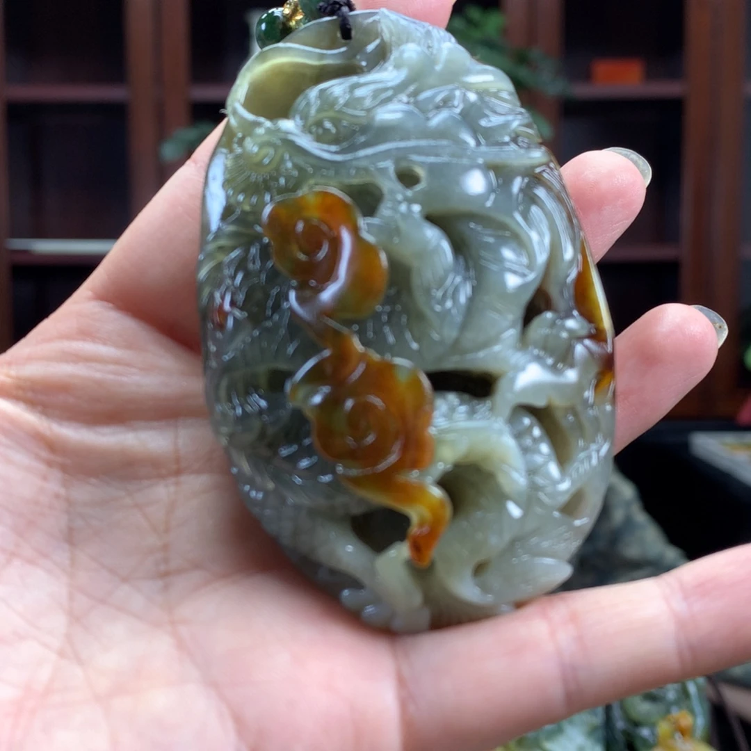 未镶嵌蛇纹石玉颈饰